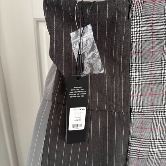 Fashion Nova Attention to Detail Grey/Combo Jumpsuit Size M NWT - Picture 6 of 8